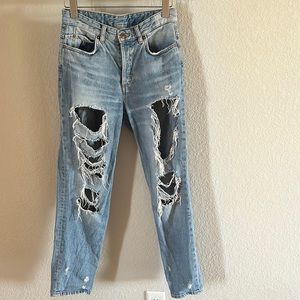 Boyfriend destroyed low waist jeans